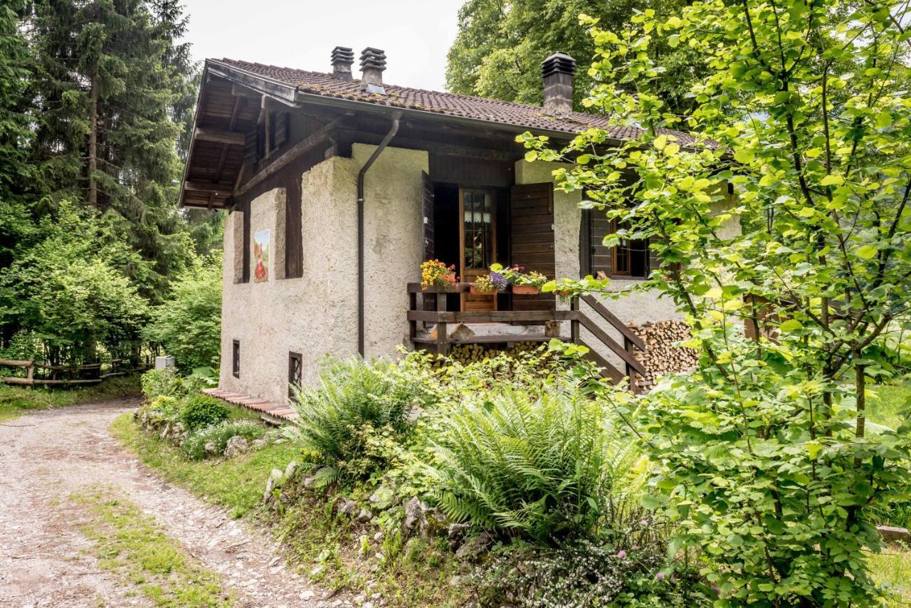 Chalet Silenthia Villa Lenzumo di Concei Eksteriør bilde